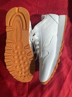 Reebok women’s White Sneakers with Gum Outsole